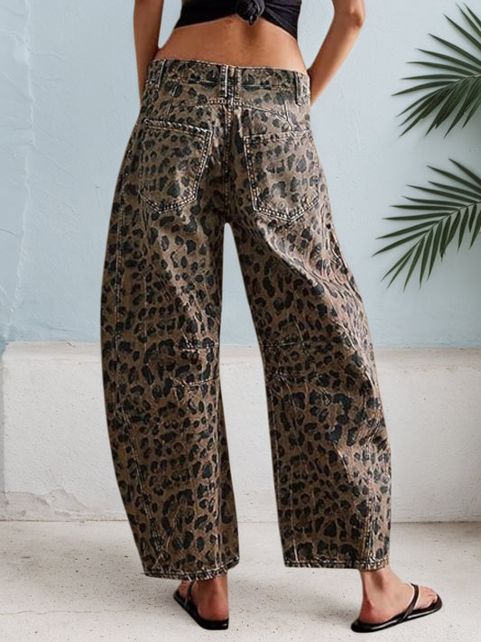 2025 New Women's Leopard Print Curved Knife Jeans, Cropped Pants, Built-in Zipper Closure, Mid Rise Jeans