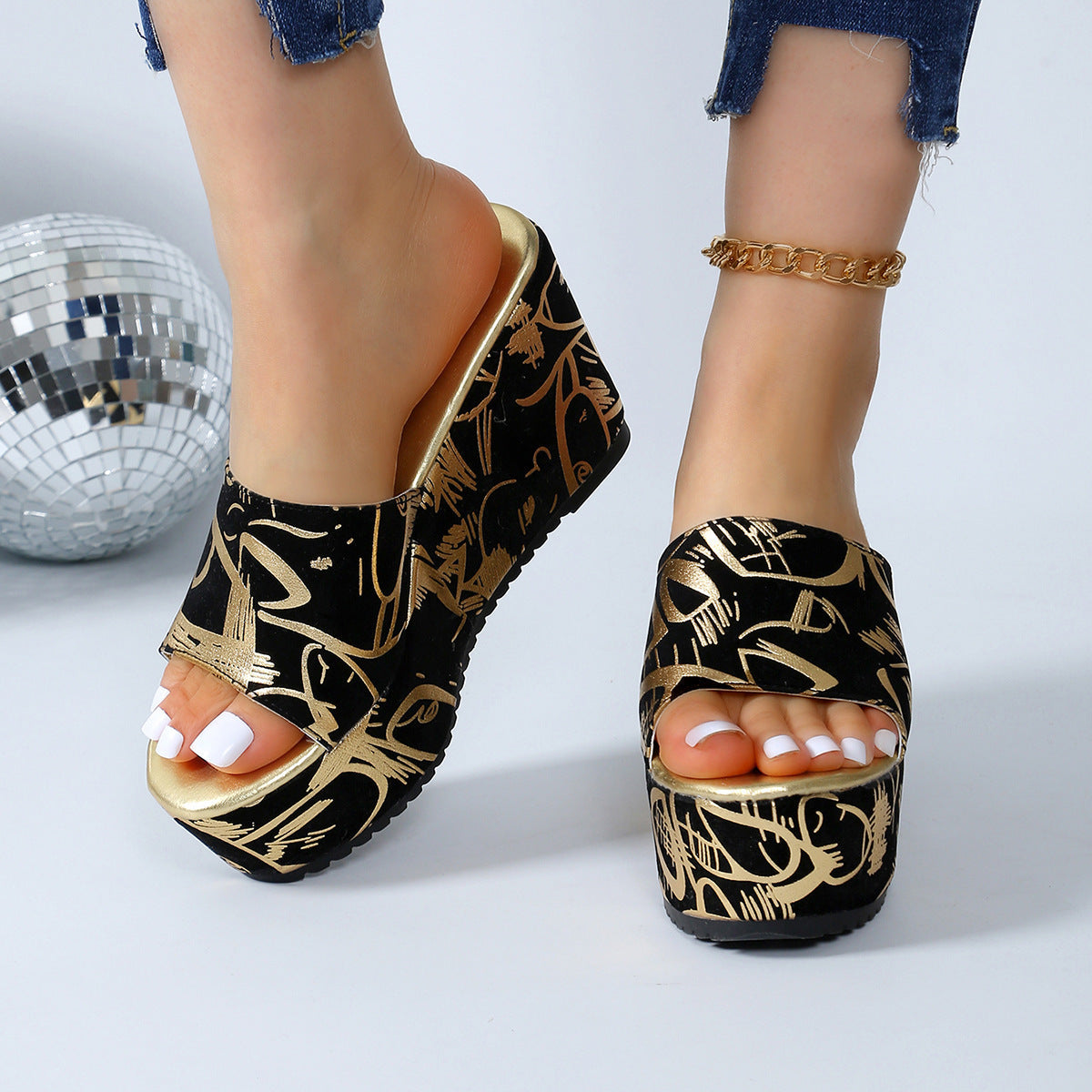 Round-Toe Wedge Slippers with Printed Design