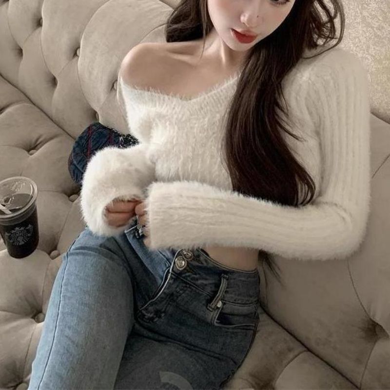 Women's V-Neck Long Sleeve Short Pullover Sweater