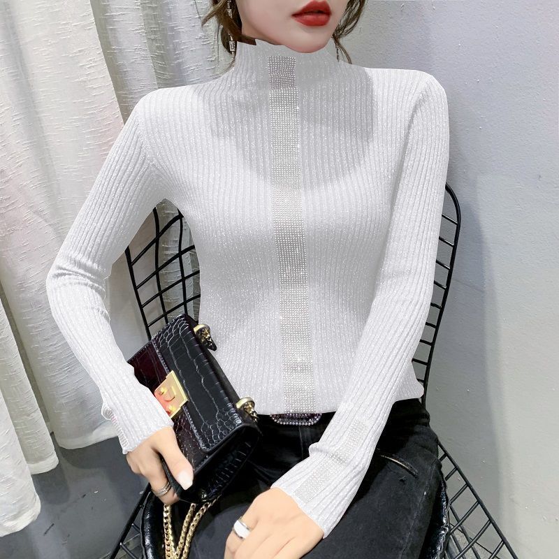 Slim-Fitting Diamond Studded Versatile Top with Trendy Long Sleeves