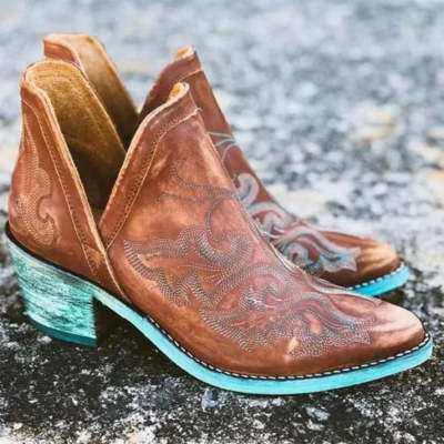 Fashionable Women's Embroidered Boots