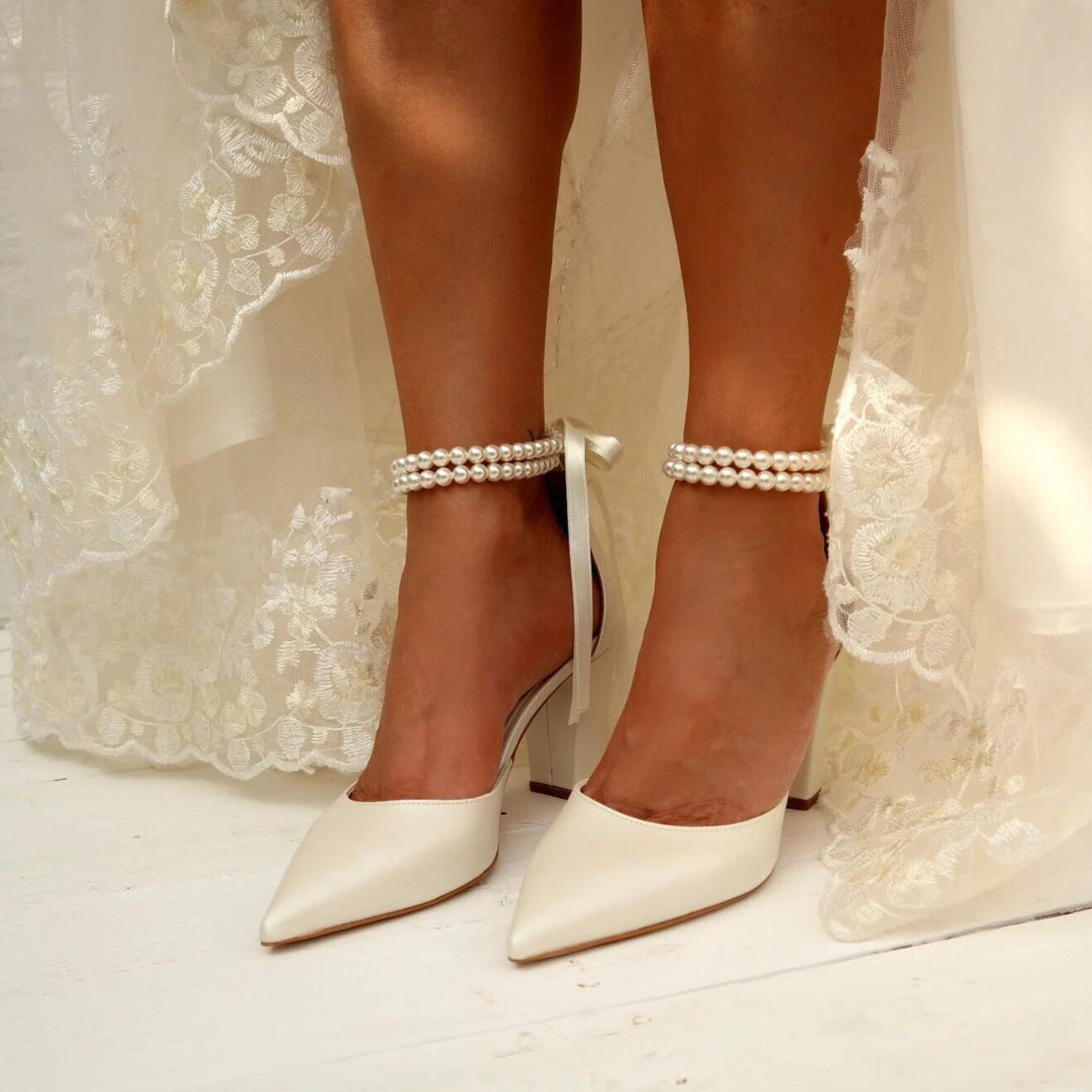 Wedding Women's Chunky Heel Shoes with Pearl Ribbon, Pointed Toe, Plus Size