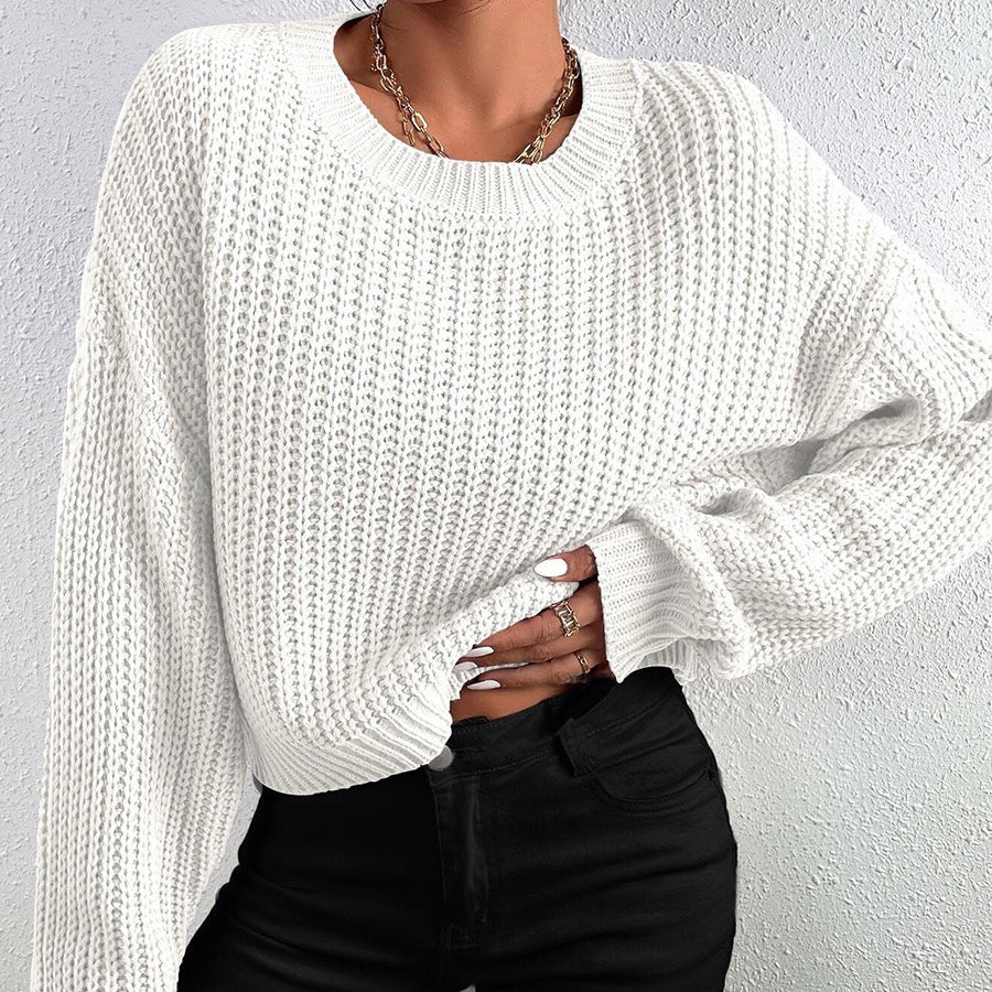 Loose-Fit Short Pullover Sweater with Round Neck and Long Sleeves