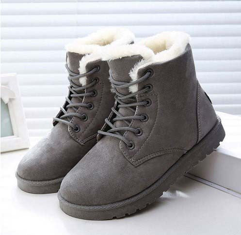 Women's Short Snow Boots with Warm Lining and Flat Heel