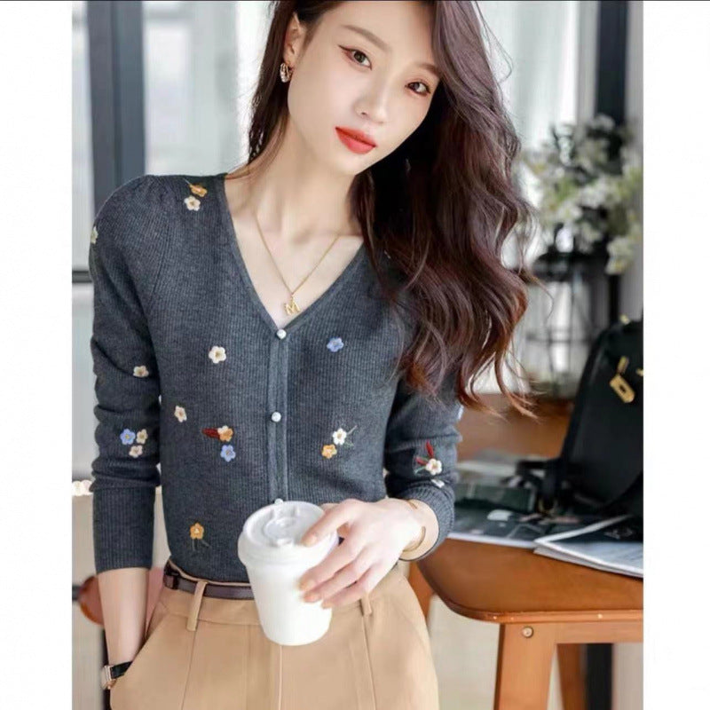 Autumn New Slimming Small Embroidered Pullover Long Sleeve Sweater for Women