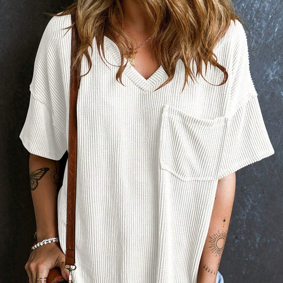 Two-Tone Pocket Short Sleeve V-Neck Top – Stylish and Casual