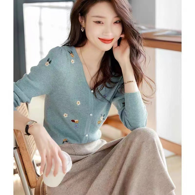 Autumn New Slimming Small Embroidered Pullover Long Sleeve Sweater for Women