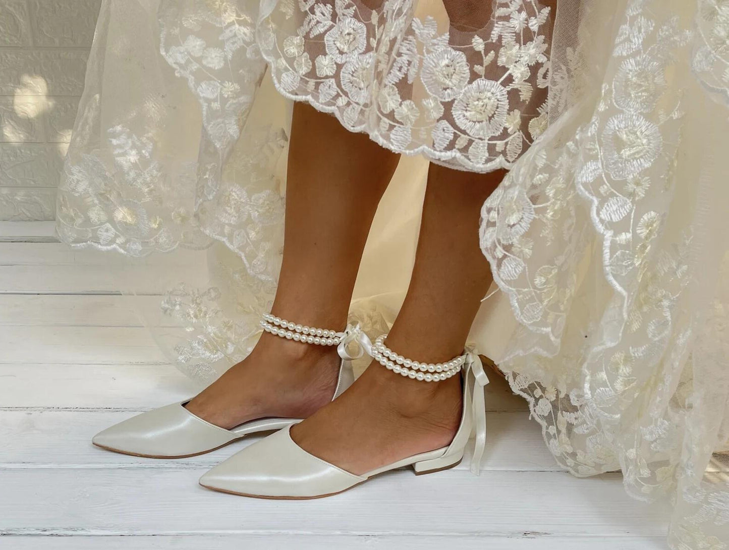 Women's Summer White Pearl Ribbon Flat Sandals