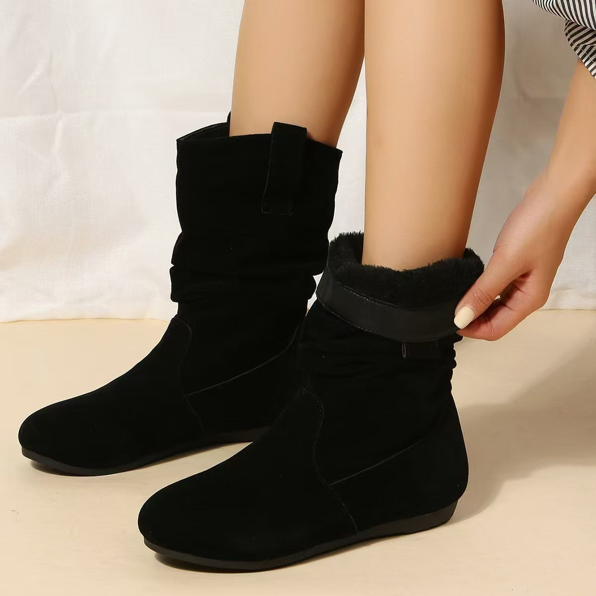 Large Size Flat-Soled Stitch Detail Round-Toe Mid-Calf Boots