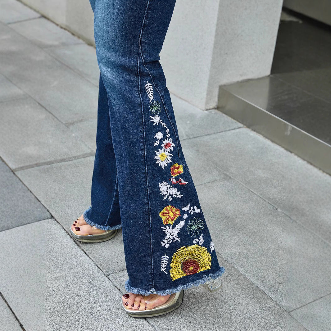 Embroidered Stitch Frayed Hem Jeans