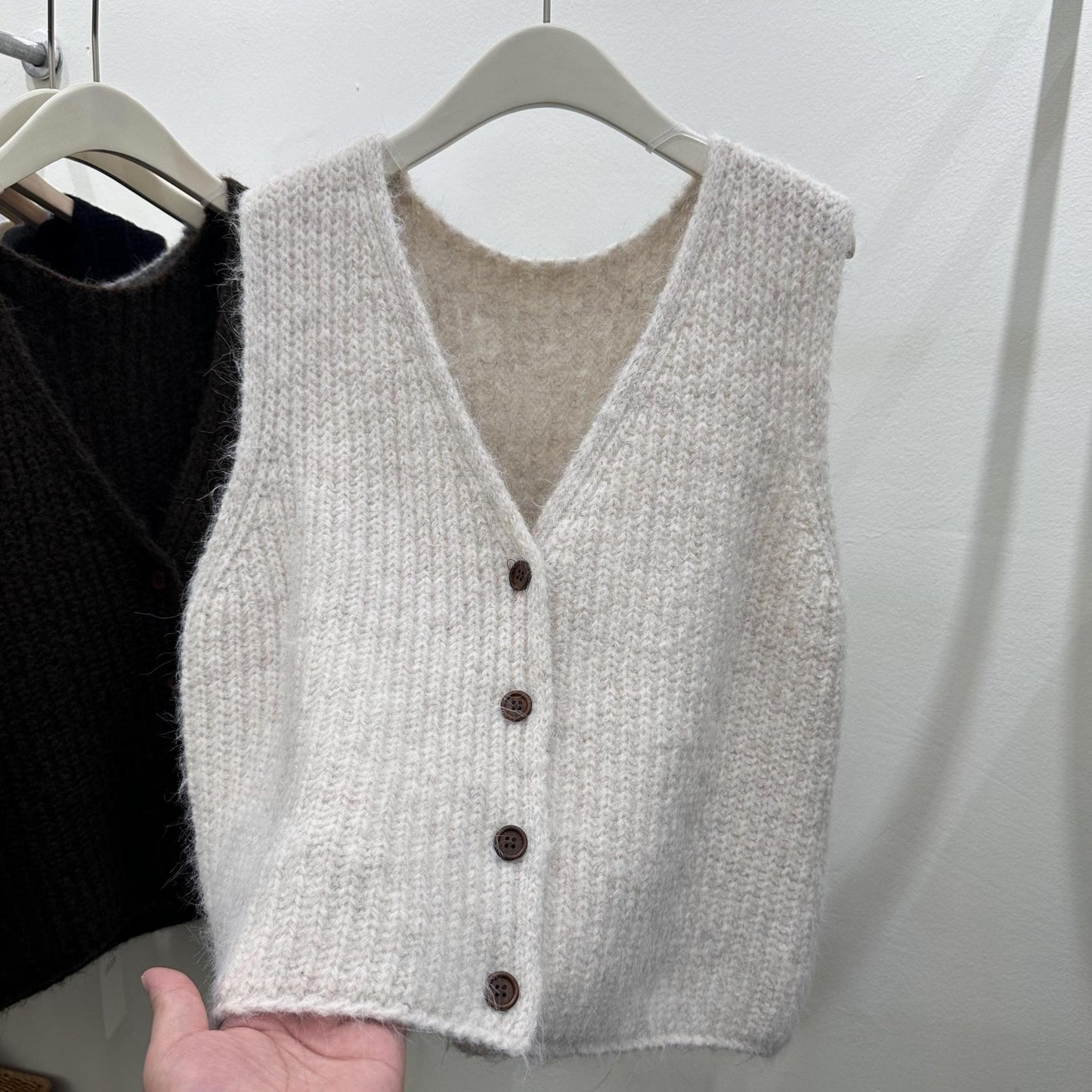 Women's Solid Color Loose-Fit Sleeveless Cardigan Sweater Vest - Versatile Knitted Waistcoat Top