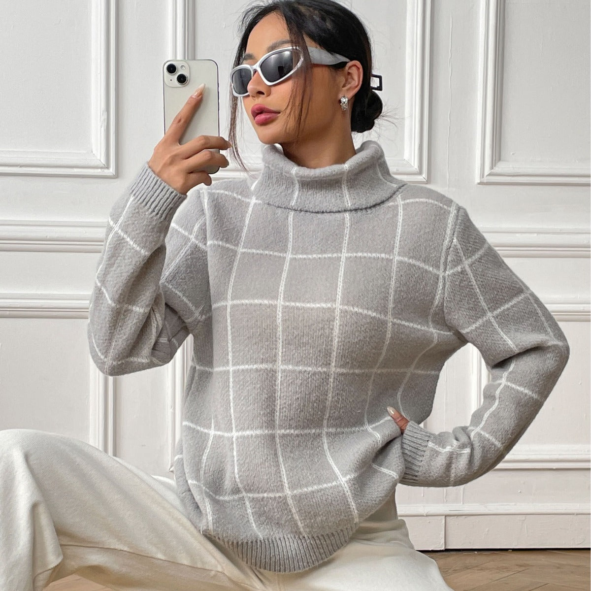 Women's Color-Contrast Checkered Turtleneck Pullover Sweater