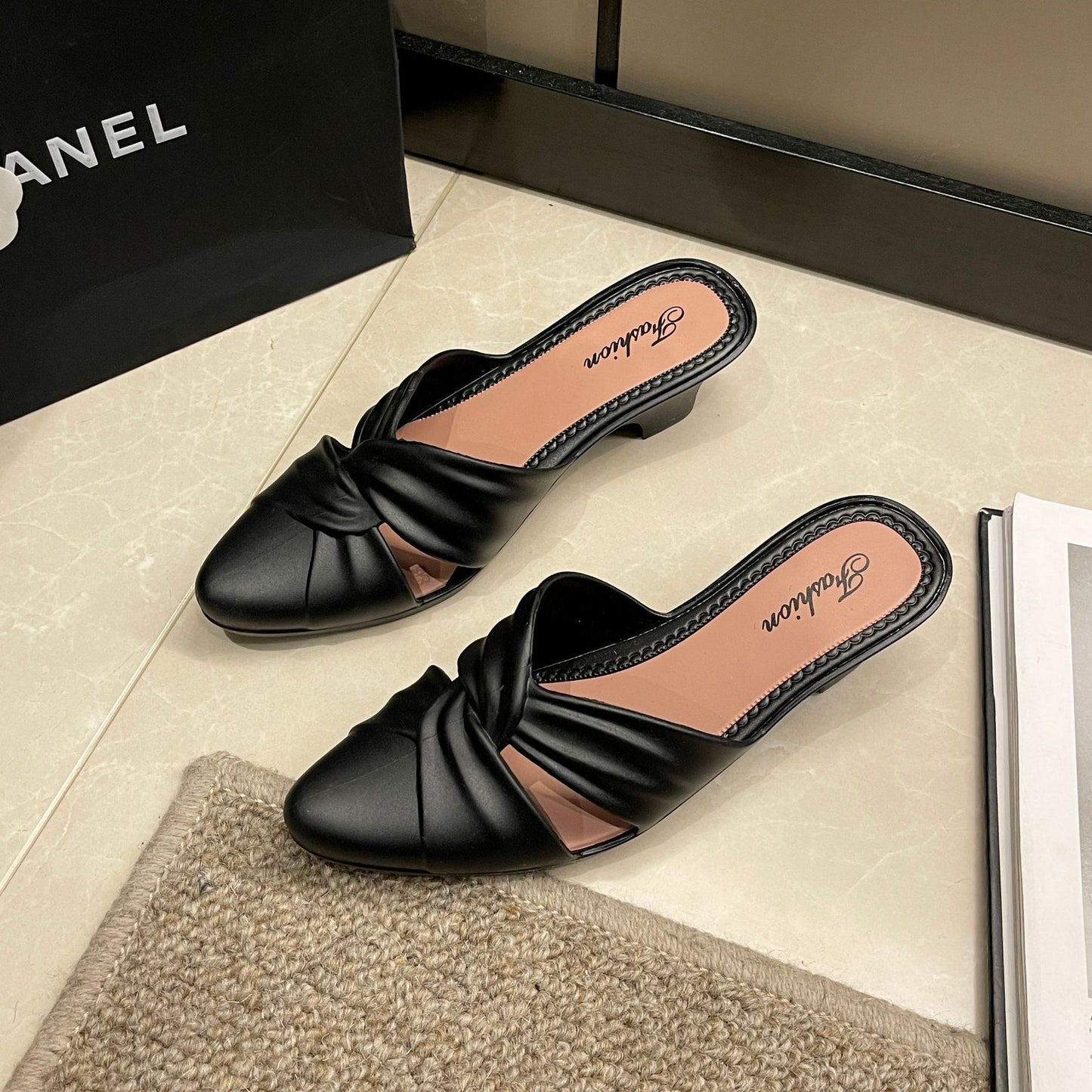 Summer Fashion Pointed-Toe Solid Color Semi-Slippers