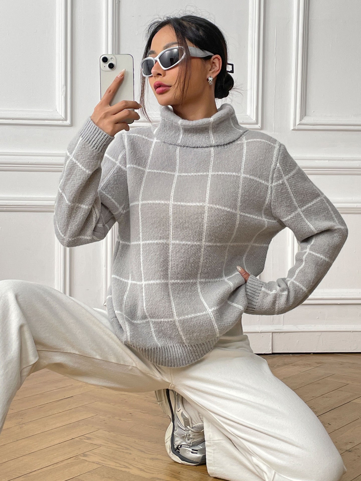 Women's Color-Contrast Checkered Turtleneck Pullover Sweater