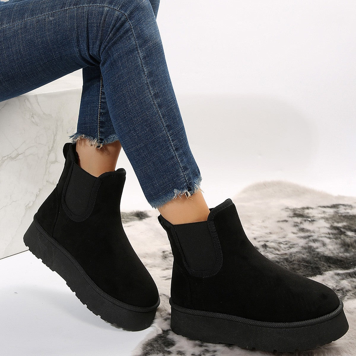 Smoke Pipe Ankle Boots – Autumn and Winter Fashion with Thick Sole and Velvet Padding