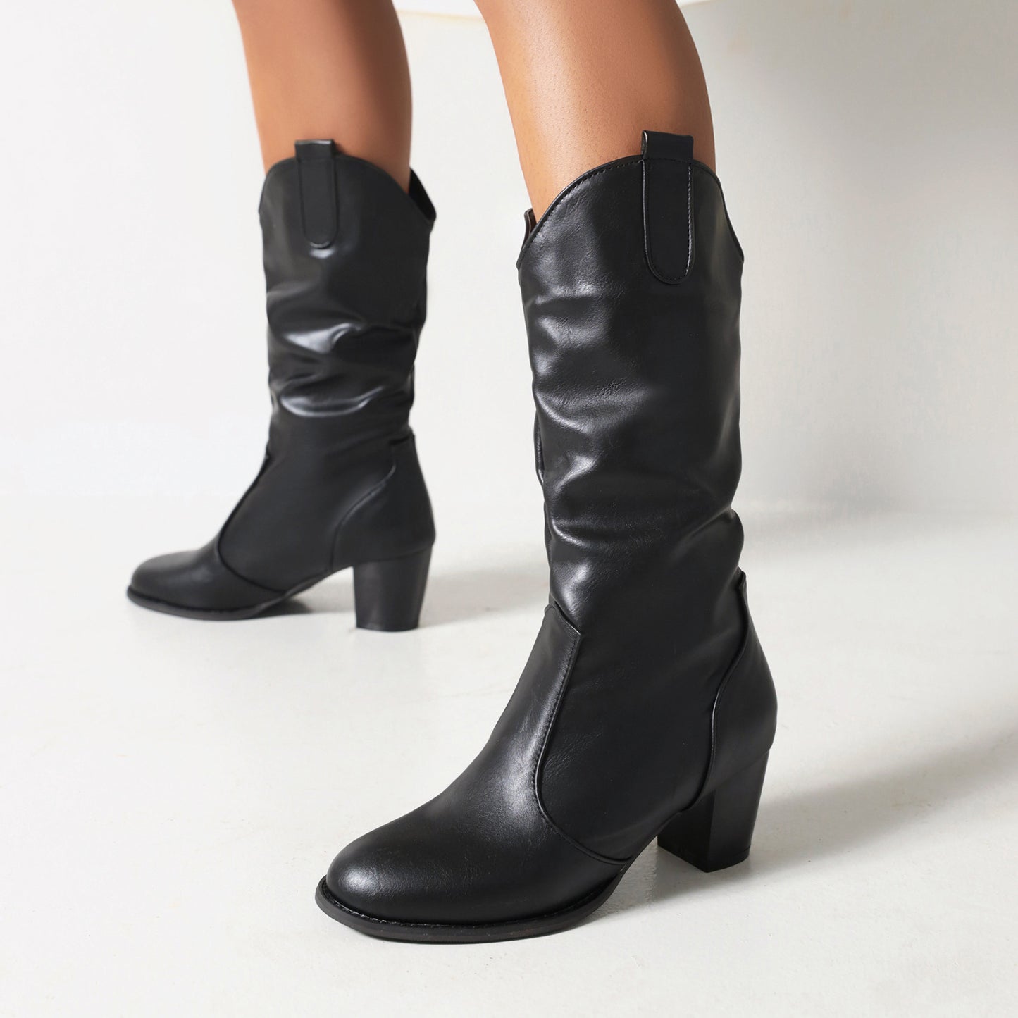 Simple Women's Fashionable Leather Boots