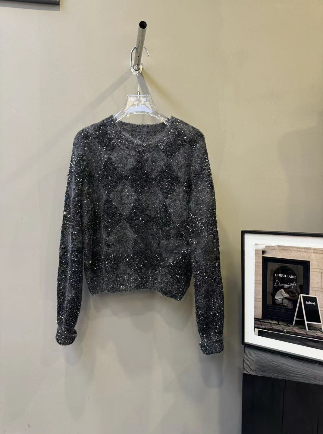 Crew Neck Pullover Sweater with Bead Yarn Rhombus Jacquard Design