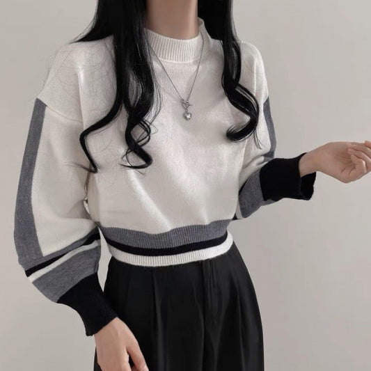 Women's Short Lantern Sleeve Sweater in Loose and Relaxed Style