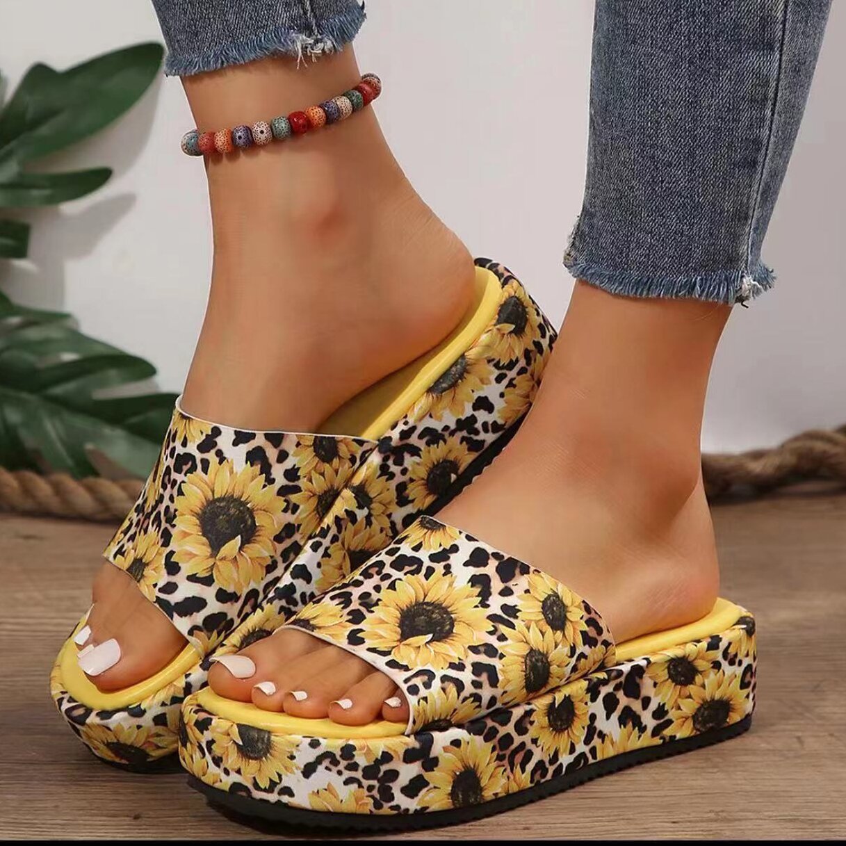 Women's Plus Size Slippers for Outdoor Wear