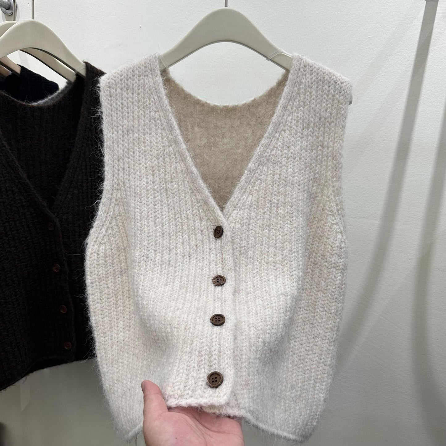 Women's Solid Color Loose-Fit Sleeveless Cardigan Sweater Vest - Versatile Knitted Waistcoat Top