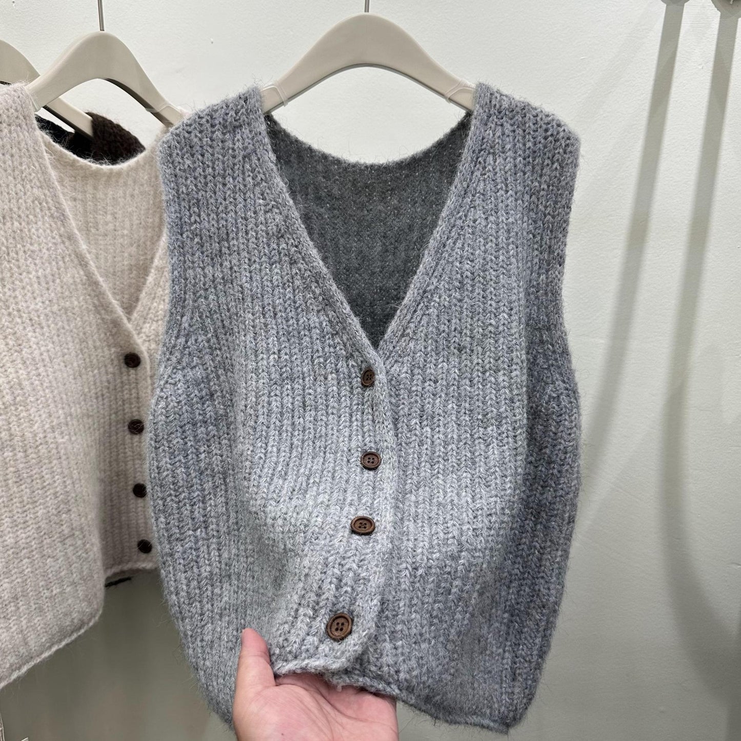 Women's Solid Color Loose-Fit Sleeveless Cardigan Sweater Vest - Versatile Knitted Waistcoat Top