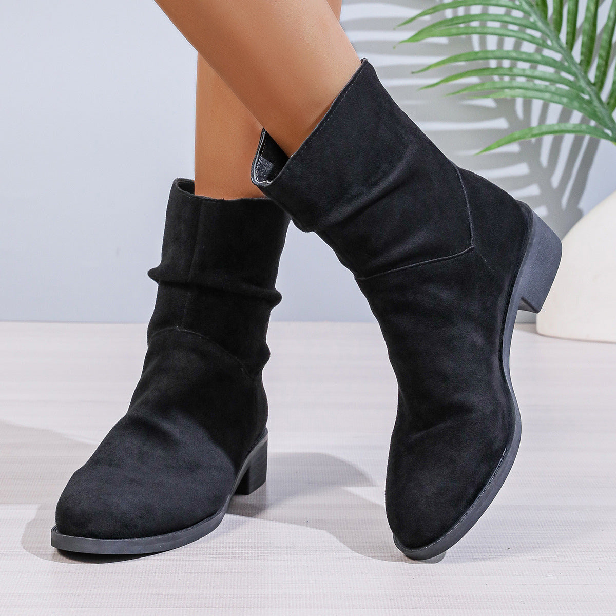 European and American Plus Size Autumn and Winter Pointed Toe Chunky Heel Fur-Lined Boots