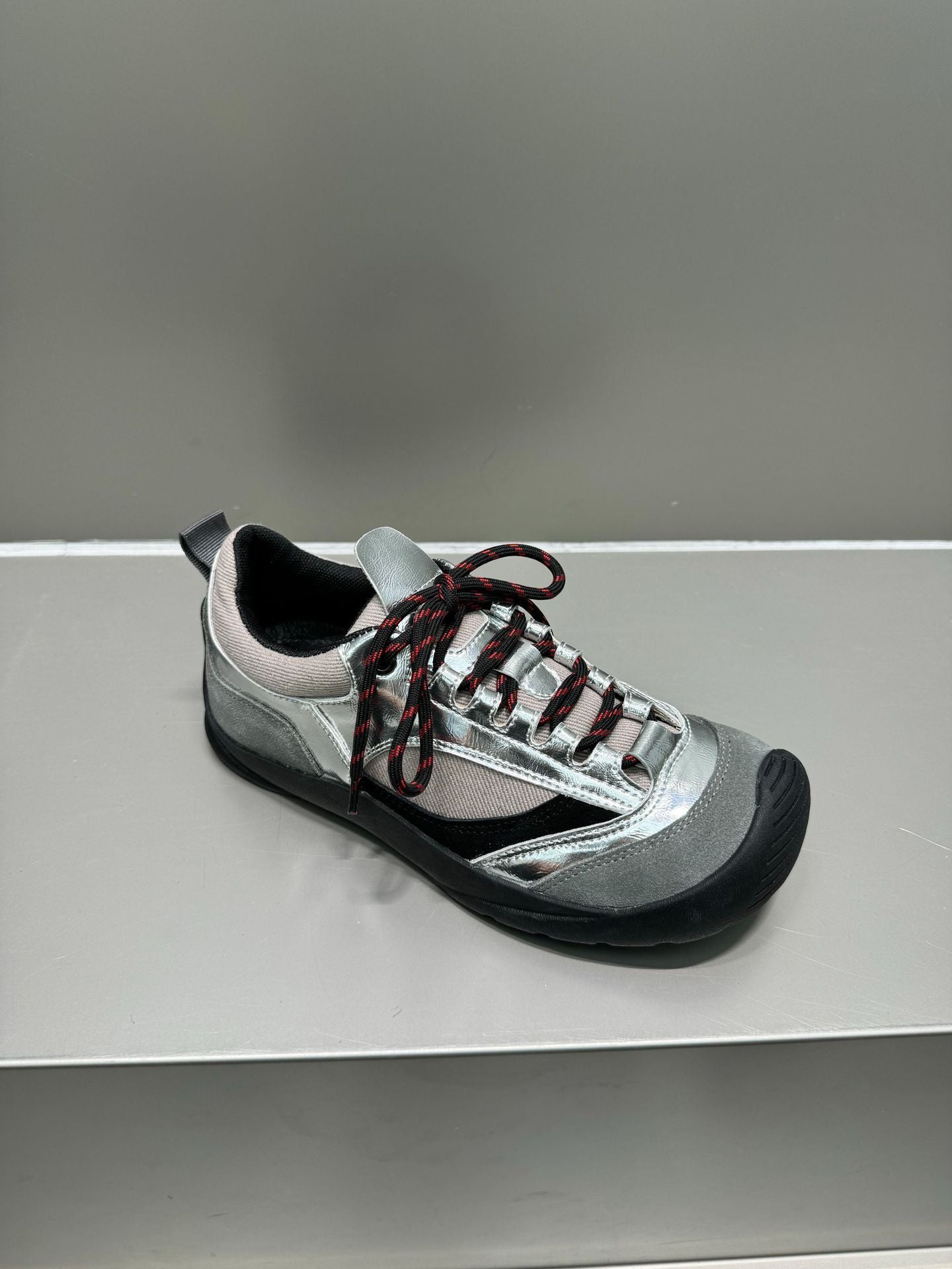 New Lightweight Sneaker Casual Shoes for Women with Raised Sole